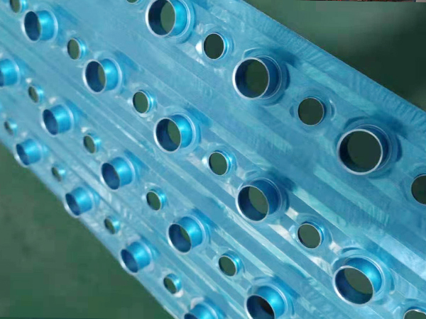 ���L�C��Ƭ